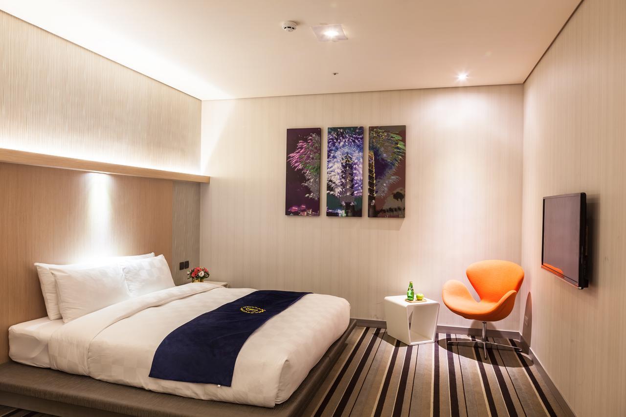 Taipei 101 Sparkle Hotel Exterior photo
